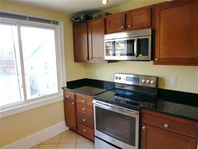 6 bed, 3.5 bath apartment for rent at 192 Holland St Unit 2, Teele Square — photo 2 of 14