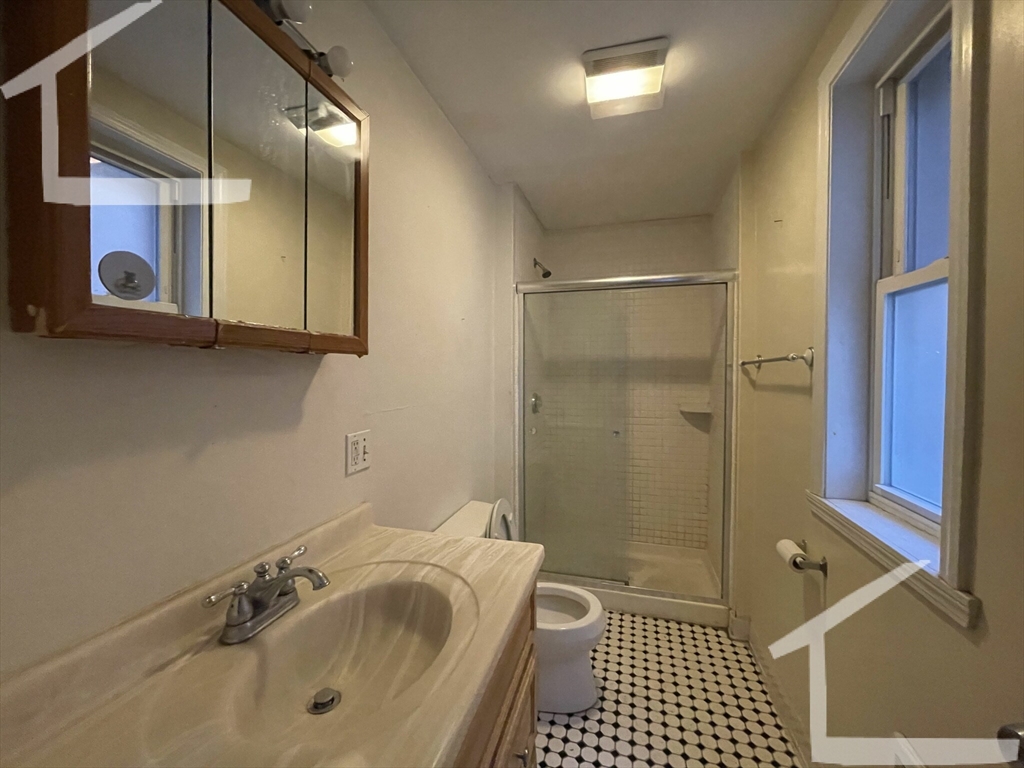 4 bed, 2 bath apartment for rent at 192 Kelton St Unit 1, Allston — photo 10 of 16
