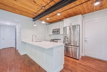 2 bed, 2 bath apartment for rent at 192 Raymond St Unit 4, Neighborhood Nine — photo 9 of 34
