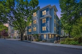 2 bed, 2 bath apartment for rent at 192 Raymond St Unit 4, Neighborhood Nine — photo 33 of 34