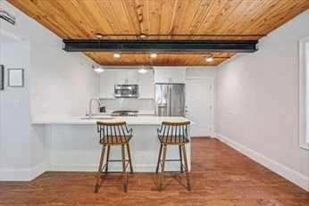 2 bed, 2 bath apartment for rent at 192 Raymond St Unit 4, Neighborhood Nine — photo 16 of 34