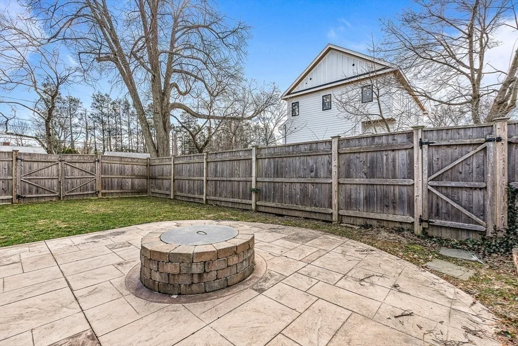 4 bed, 3 bath apartment for rent at 192 Spiers Rd, Newton — photo 30 of 31