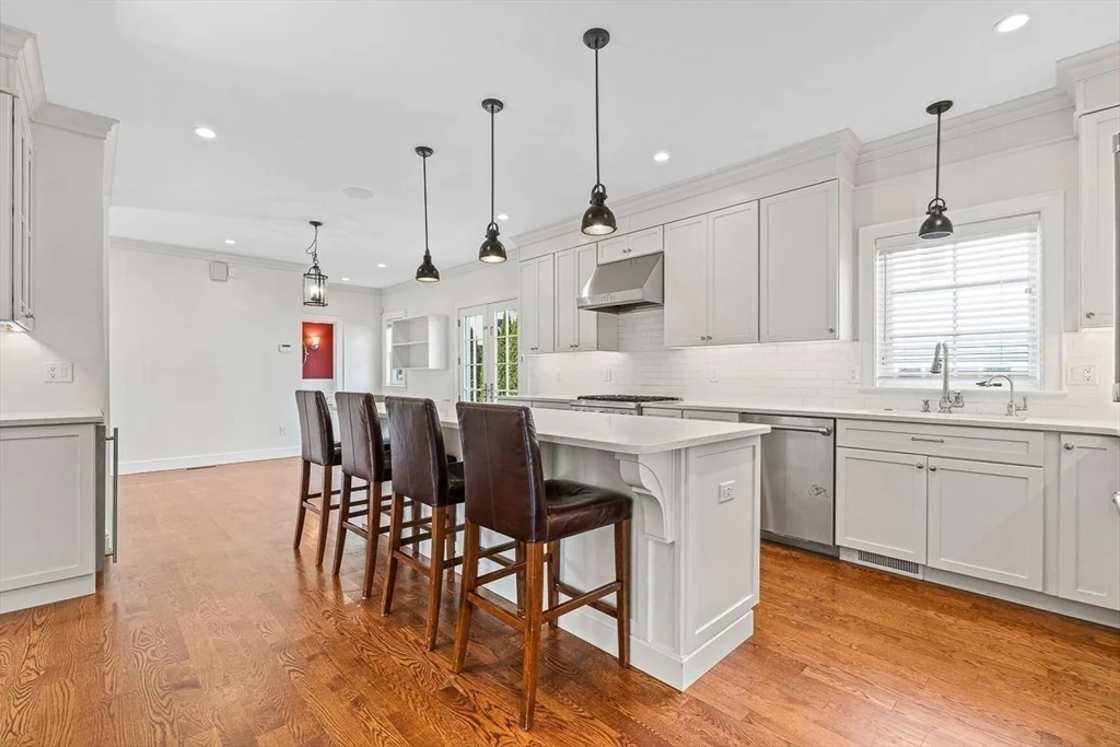4 bed, 3 bath apartment for rent at 192 Spiers Rd, Newton — photo 3 of 31
