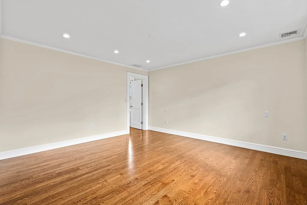4 bed, 3 bath apartment for rent at 192 Spiers Rd, Newton — photo 15 of 31