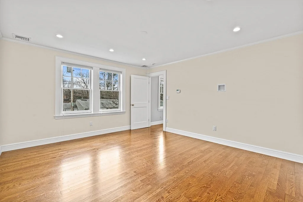 4 bed, 3 bath apartment for rent at 192 Spiers Rd, Newton — photo 16 of 31