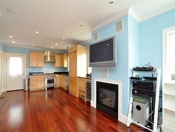 3 bed, 2 bath apartment for rent at 192 Walnut St Unit 192, Dorchester — photo 9 of 26