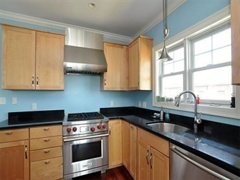 3 bed, 2 bath apartment for rent at 192 Walnut St Unit 192, Dorchester — photo 3 of 26