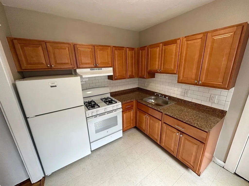 2 bed, 1 bath apartment for rent at 192 Washington St Unit 303, Lynn — photo 1 of 6