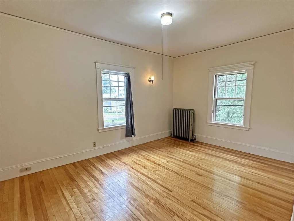 4 bed, 1 bath apartment for rent at 192 Woodward St, Waban — photo 13 of 21