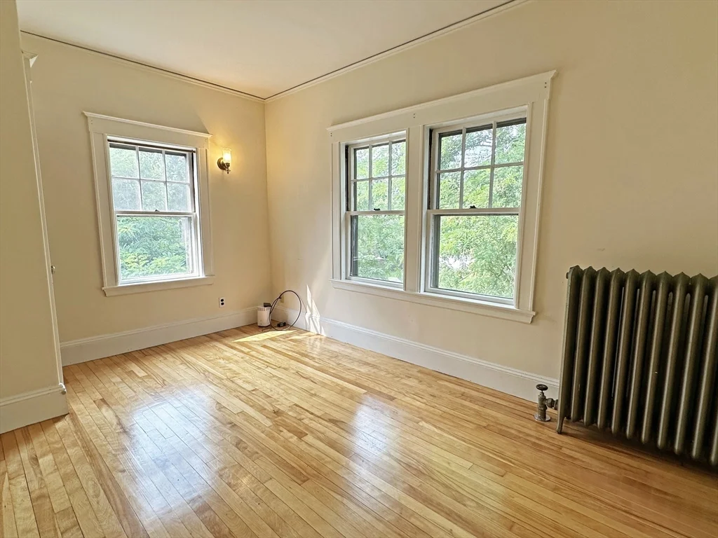 4 bed, 1 bath apartment for rent at 192 Woodward St, Waban — photo 15 of 21