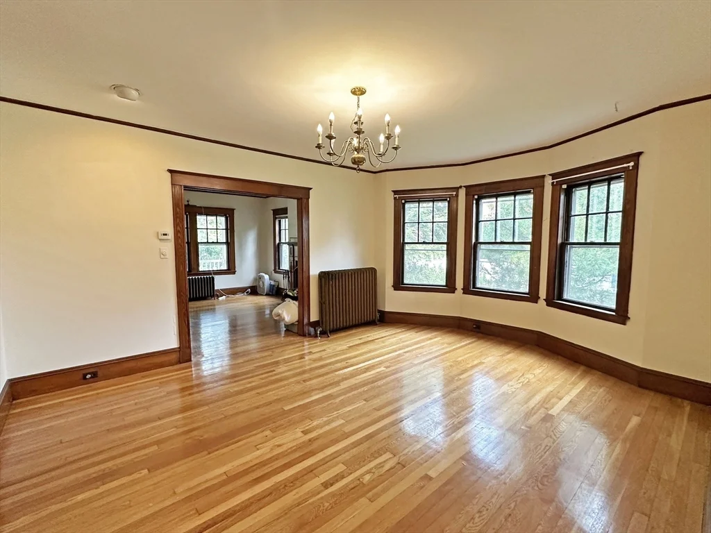 4 bed, 1 bath apartment for rent at 192 Woodward St, Waban — photo 3 of 21