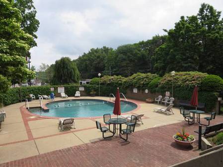 1 bed, 1 bath apartment for rent at 1925 Commonwealth Ave, Brighton
