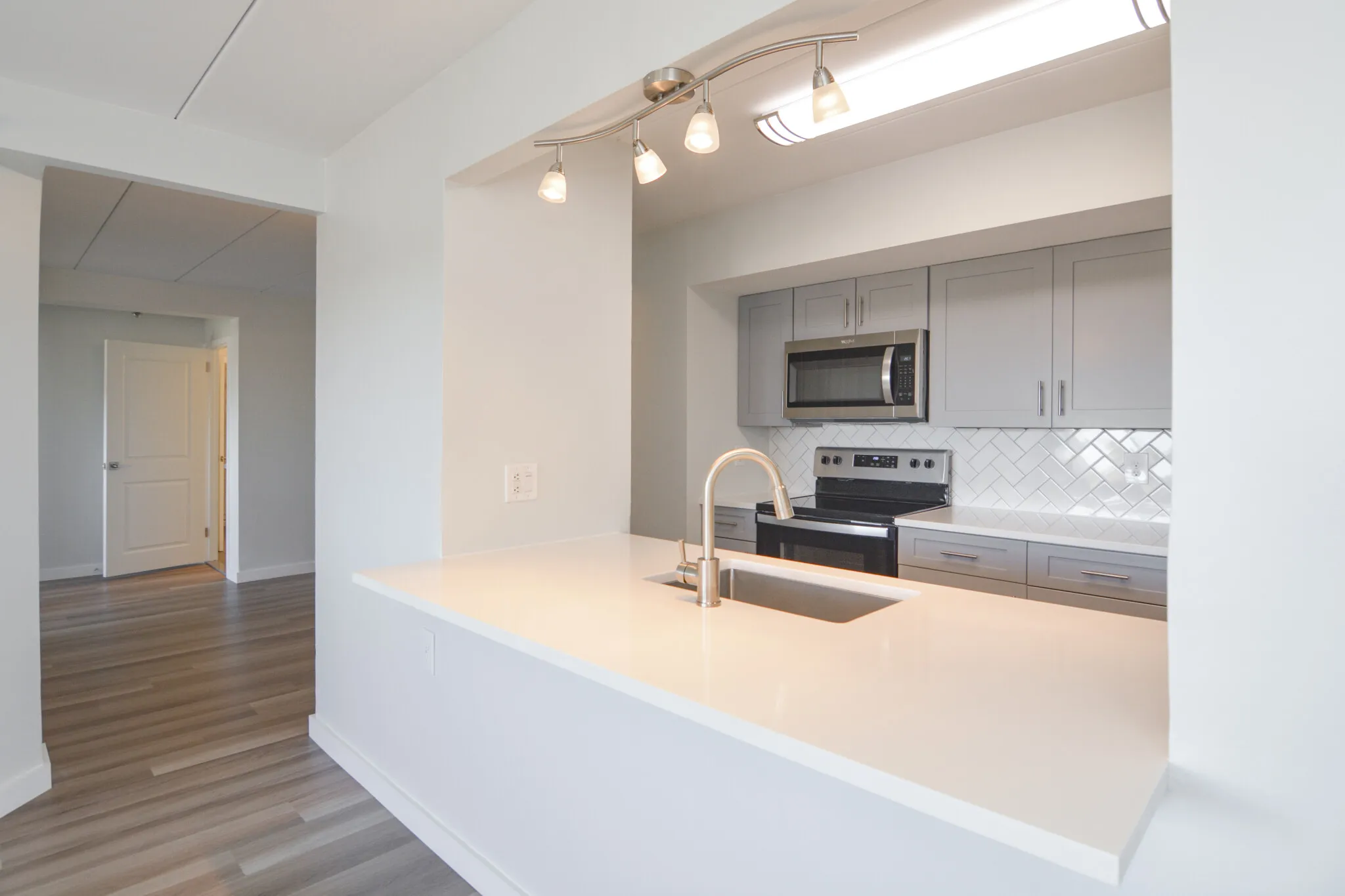 2 bed, 1.5 bath apartment for rent at 1925 Commonwealth Ave Unit 1414, Brighton — photo 4 of 19
