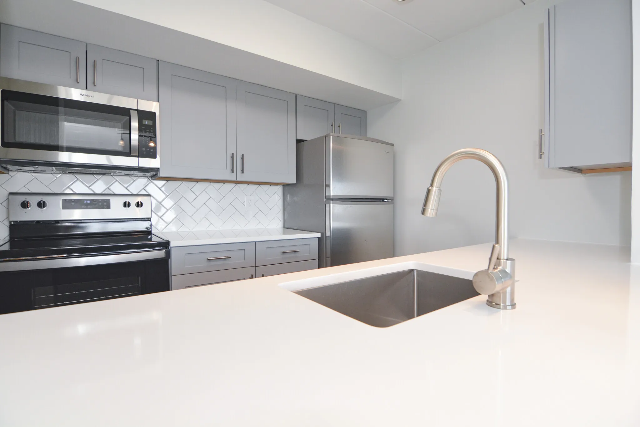2 bed, 1.5 bath apartment for rent at 1925 Commonwealth Ave Unit 1414, Brighton — photo 2 of 19