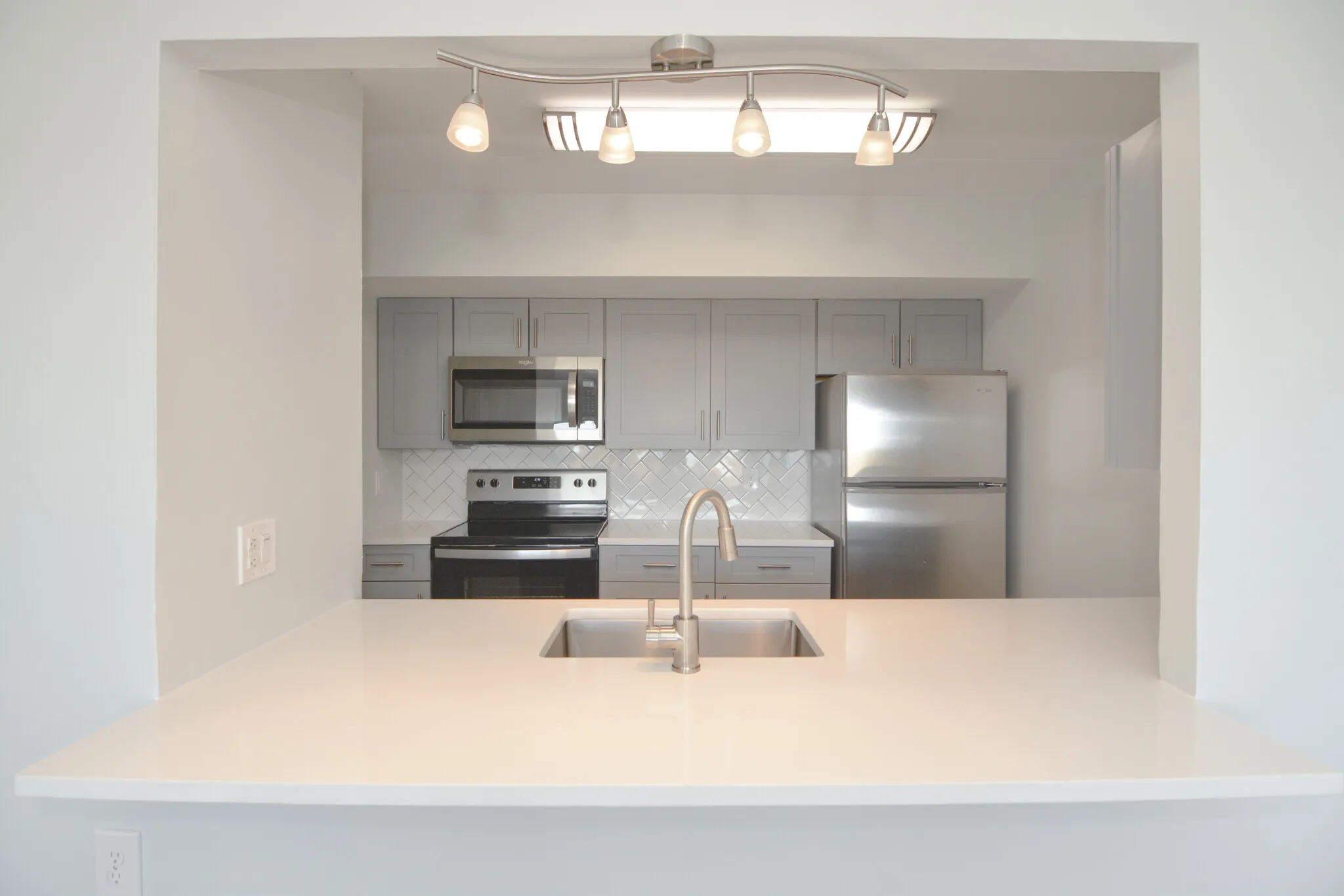 2 bed, 1.5 bath apartment for rent at 1925 Commonwealth Ave Unit 1414, Brighton — photo 3 of 19