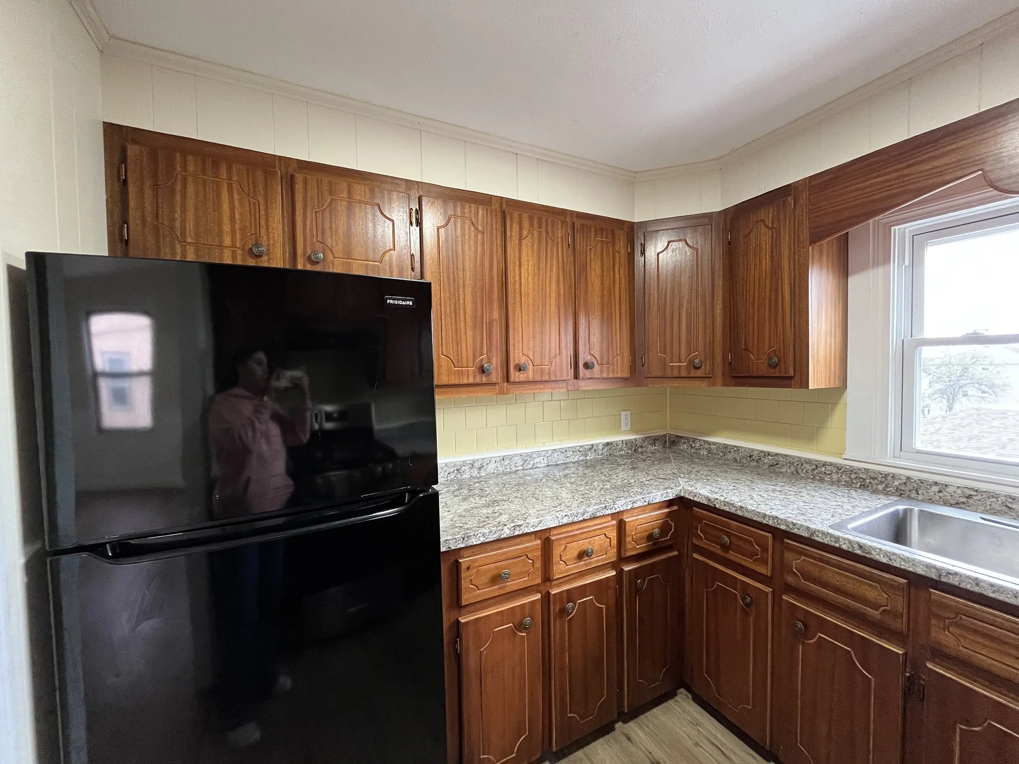 2 bed, 1 bath apartment for rent at 193 Albion St Unit 2, Fall River — photo 6 of 18