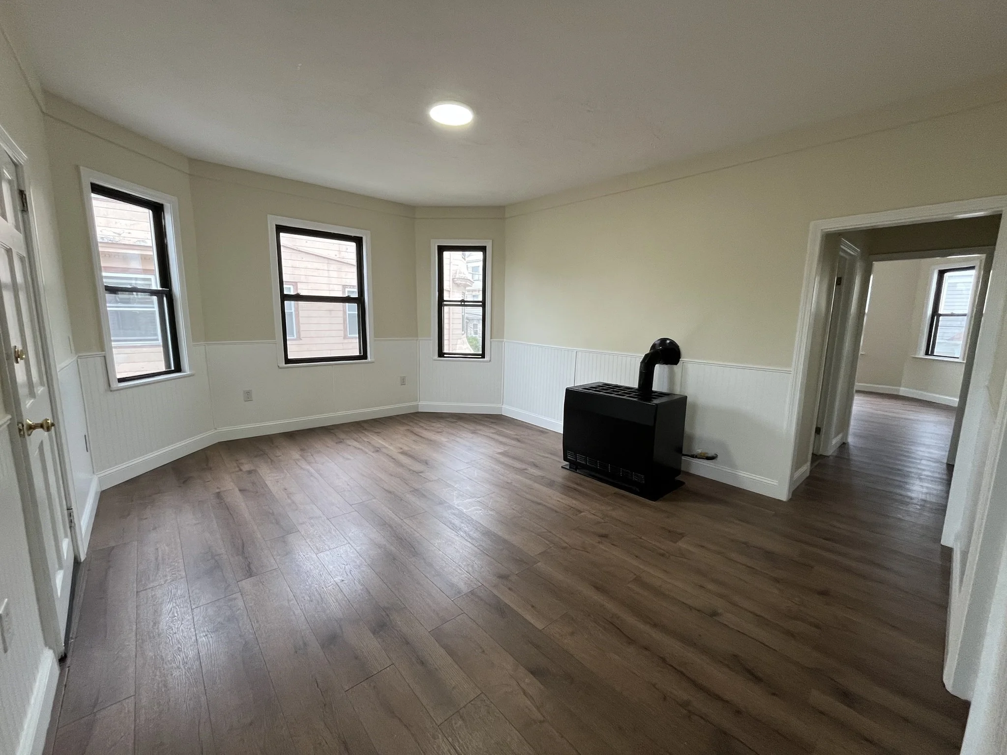 2 bed, 1 bath apartment for rent at 193 Albion St Unit 2, Fall River — photo 2 of 18