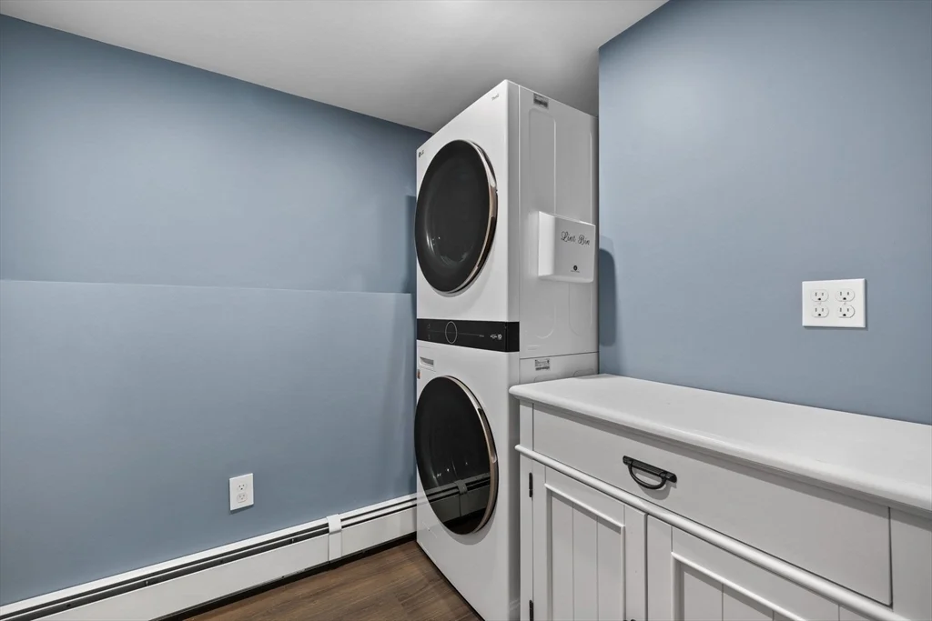 4 bed, 2 bath apartment for rent at 193 Bonham Rd Unit 193, Dedham — photo 20 of 24