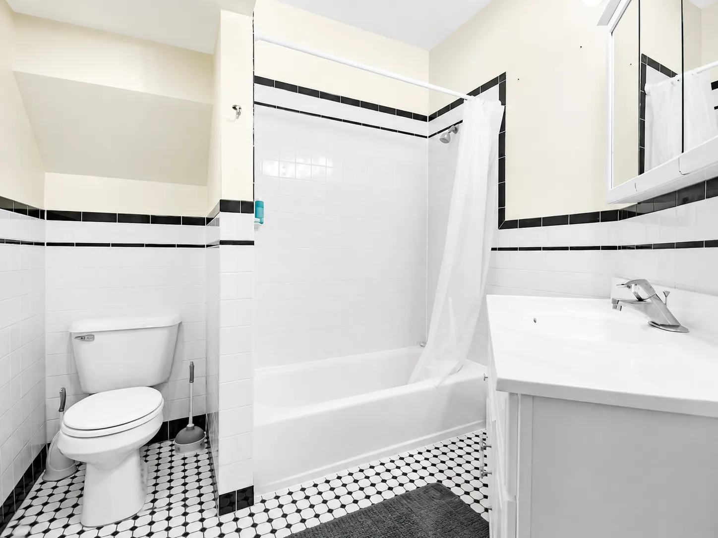 1 bed, 1 bath apartment for rent at 193 Brookline St Unit 1r, Cambridgeport — photo 8 of 11