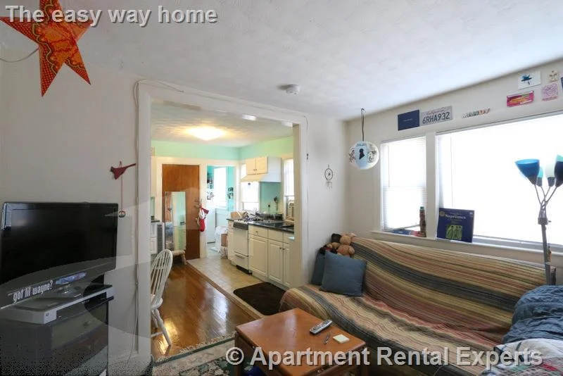 Studio bed, 1 bath apartment for rent at 193 Concord Ave Unit 7, Harvard Square — photo 2 of 9