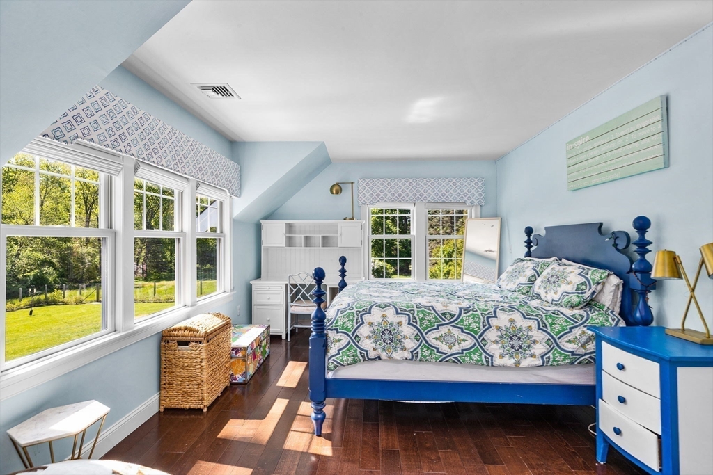 4 bed, 3 bath apartment for rent at 193 East St Unit 193, Hingham — photo 24 of 39