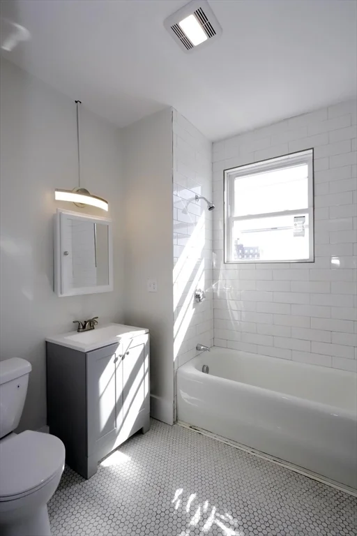 1 bed, 1 bath apartment for rent at 193 Elm St Unit 23, Center — photo 32 of 37