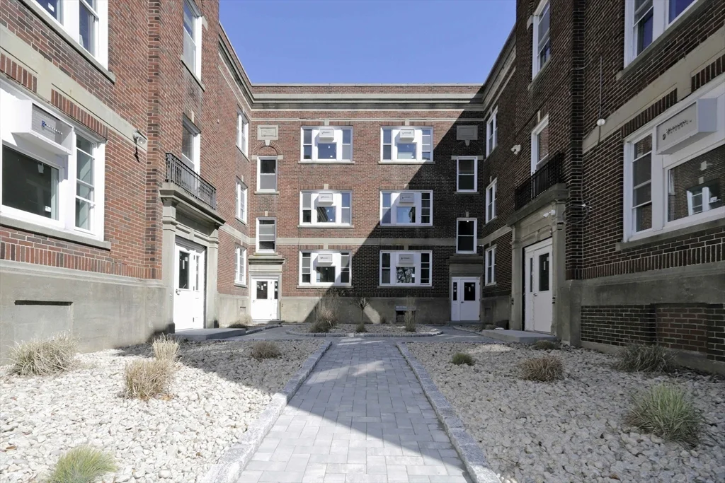 1 bed, 1 bath apartment for rent at 193 Elm St Unit 5, Center — photo 21 of 29