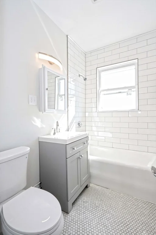 1 bed, 1 bath apartment for rent at 193 Elm St Unit 5, Center — photo 8 of 29