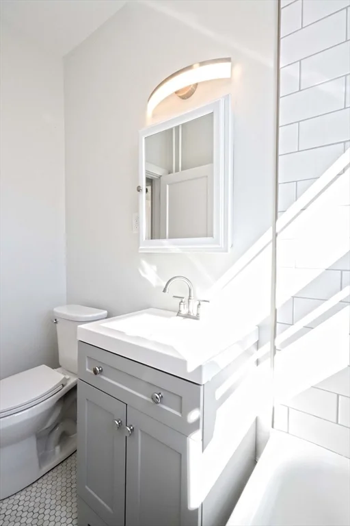 1 bed, 1 bath apartment for rent at 193 Elm St Unit 5, Center — photo 9 of 29