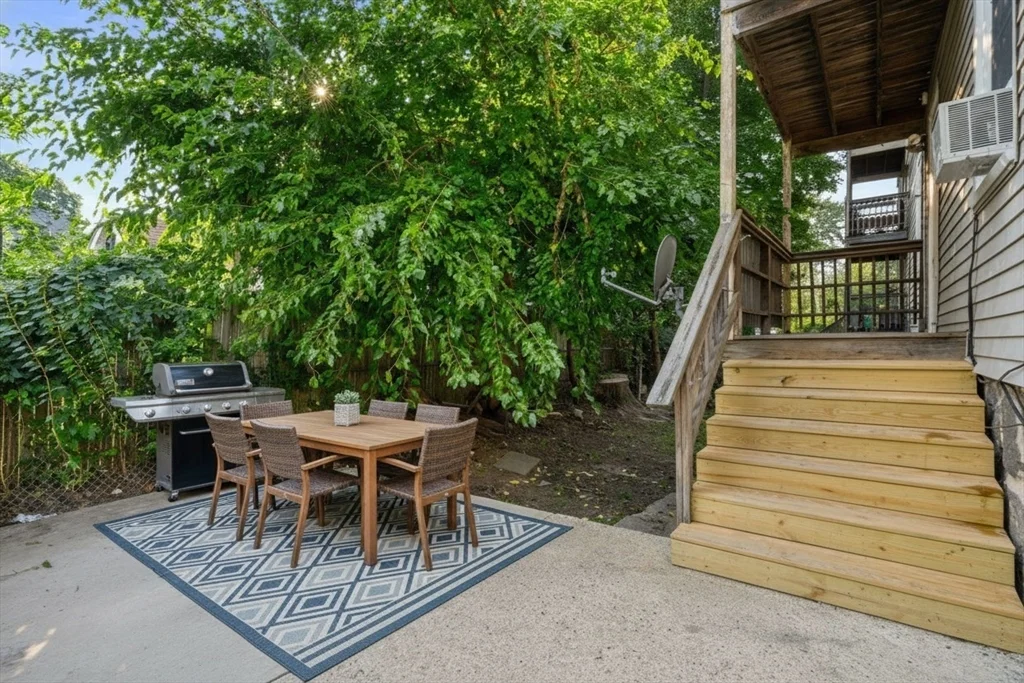 2 bed, 1 bath apartment for rent at 193 Florence St Unit 1, Roslindale — photo 11 of 16