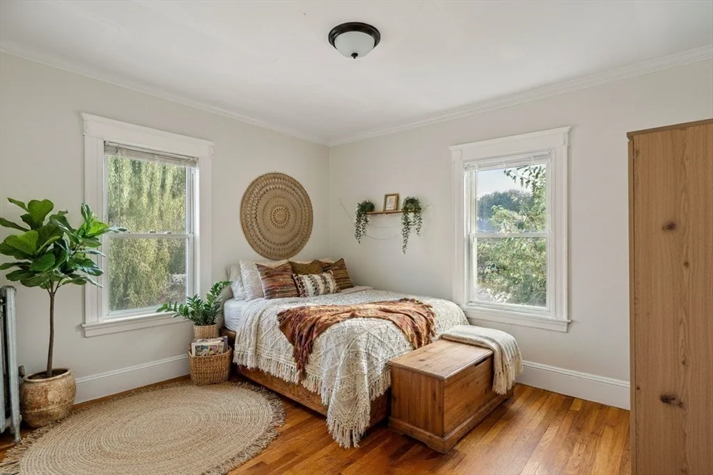 2 bed, 1 bath apartment for rent at 193 Florence St Unit 1, Roslindale — photo 3 of 16