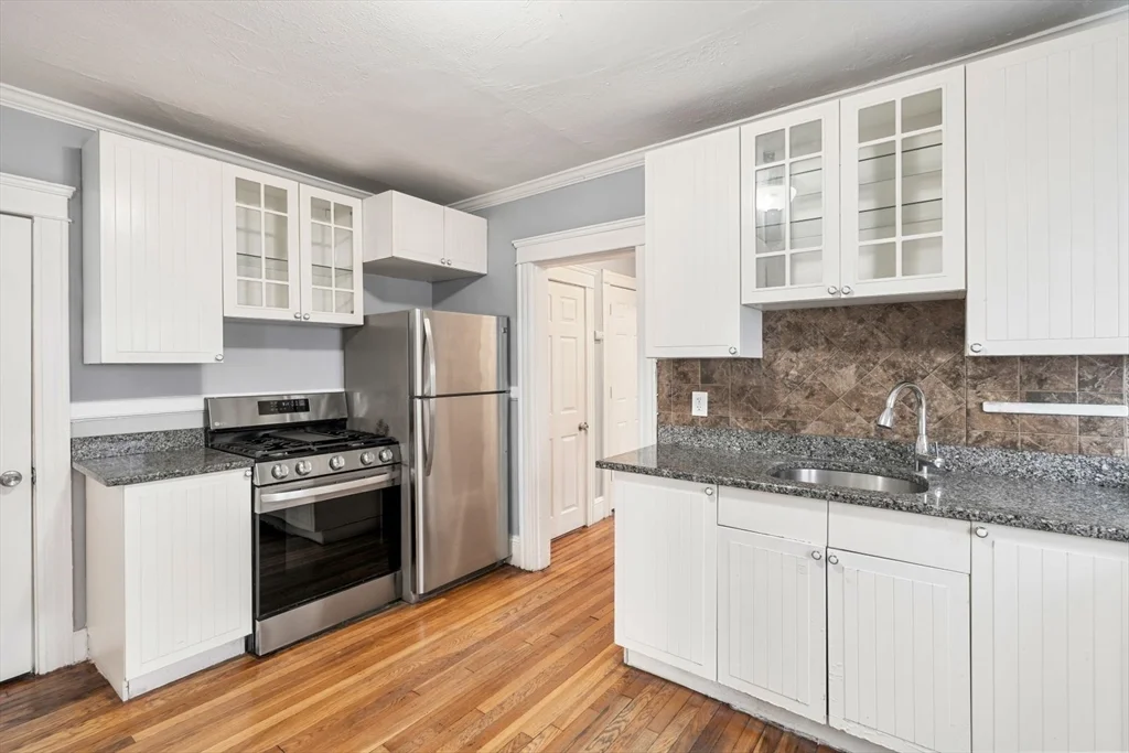 2 bed, 1 bath apartment for rent at 193 Florence St Unit 1R, Roslindale — photo 4 of 21