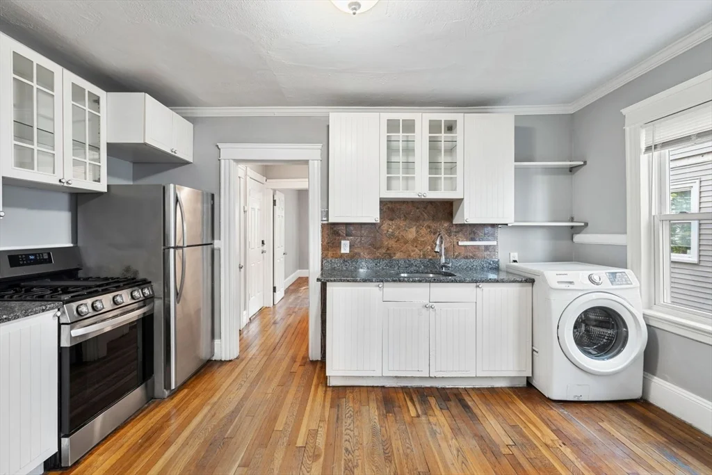 2 bed, 1 bath apartment for rent at 193 Florence St Unit 1R, Roslindale — photo 1 of 21