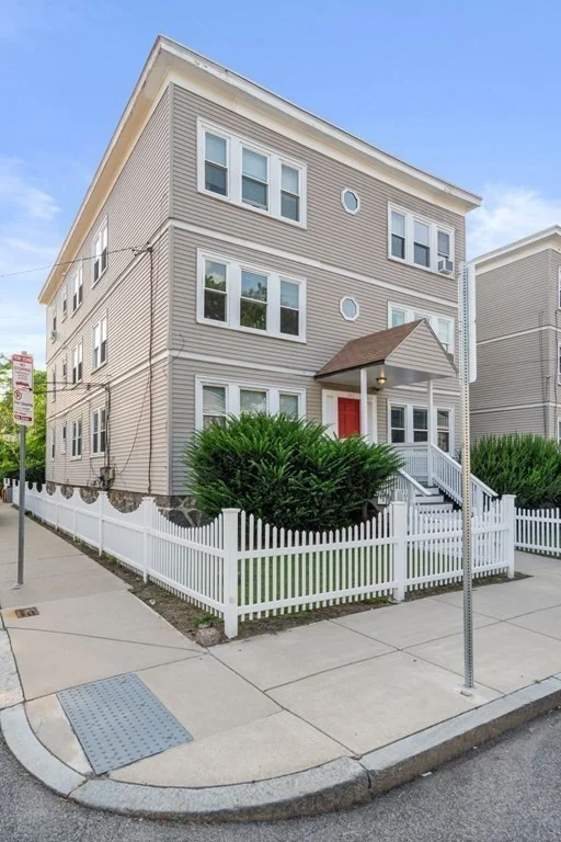2 bed, 1 bath apartment for rent at 193 Florence St Unit 2R, Roslindale — photo 12 of 14
