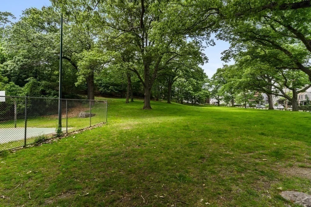 2 bed, 1 bath apartment for rent at 193 Grampian Way Unit 1, Dorchester — photo 9 of 11