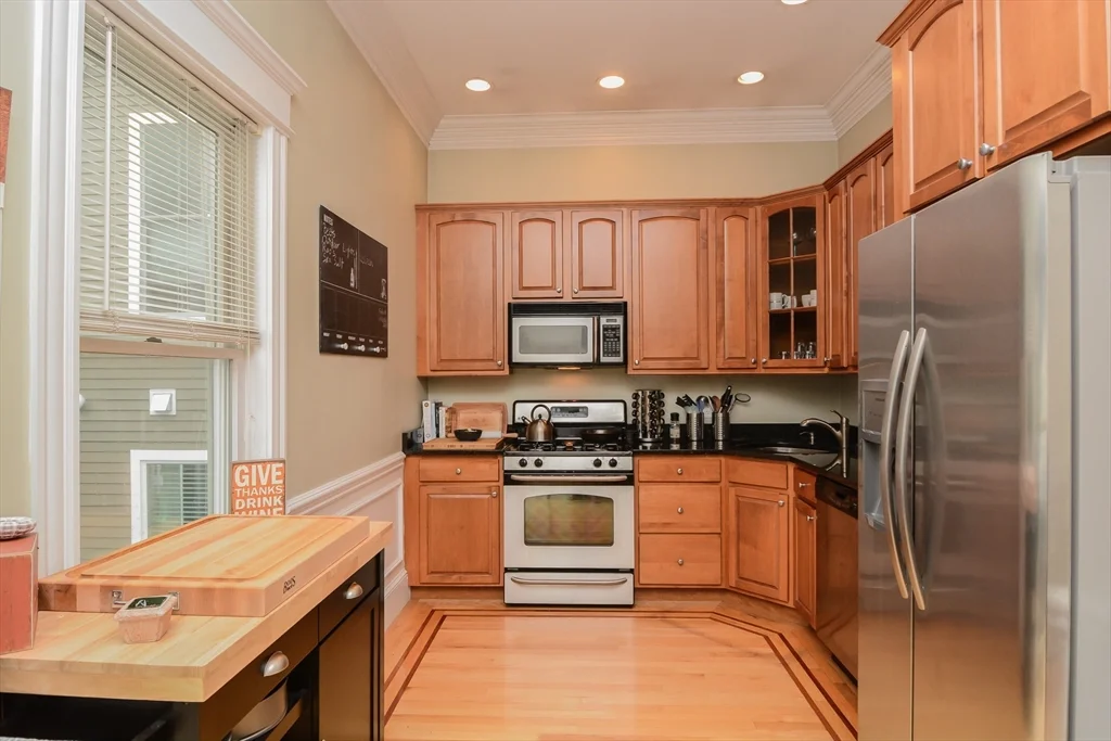 2 bed, 1 bath apartment for rent at 193 W 8th St Unit 3, South Boston — photo 6 of 23