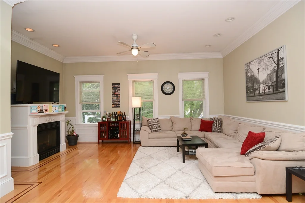 2 bed, 1 bath apartment for rent at 193 W 8th St Unit 3, South Boston