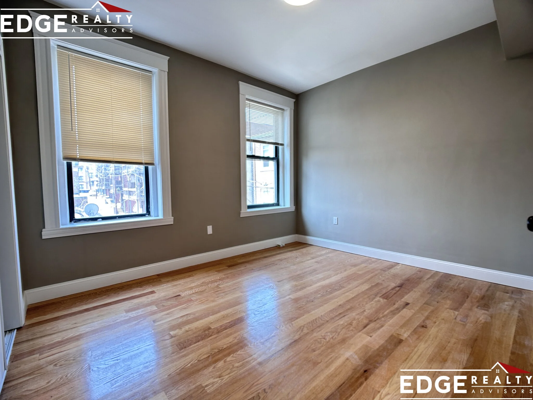 5 bed, 2 bath apartment for rent at 1930 Beacon St Unit 1, Chestnut Hill — photo 9 of 11