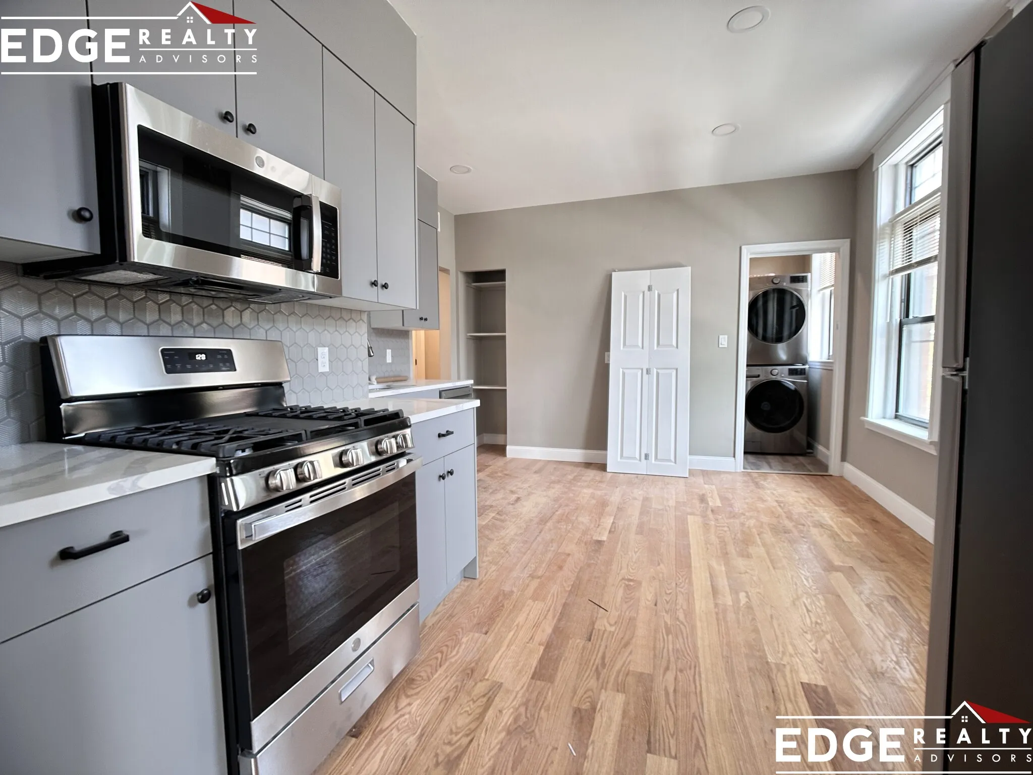 5 bed, 2 bath apartment for rent at 1930 Beacon St Unit 1, Chestnut Hill — photo 2 of 11