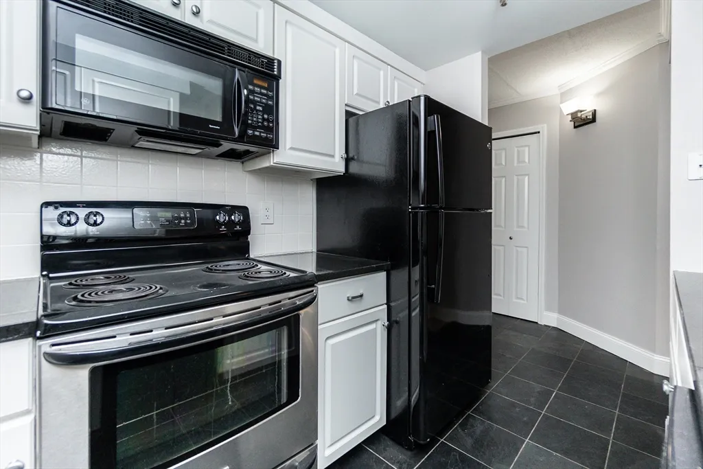 1 bed, 1 bath apartment for rent at 1933 Commonwealth Ave Unit 108, Brighton — photo 5 of 27