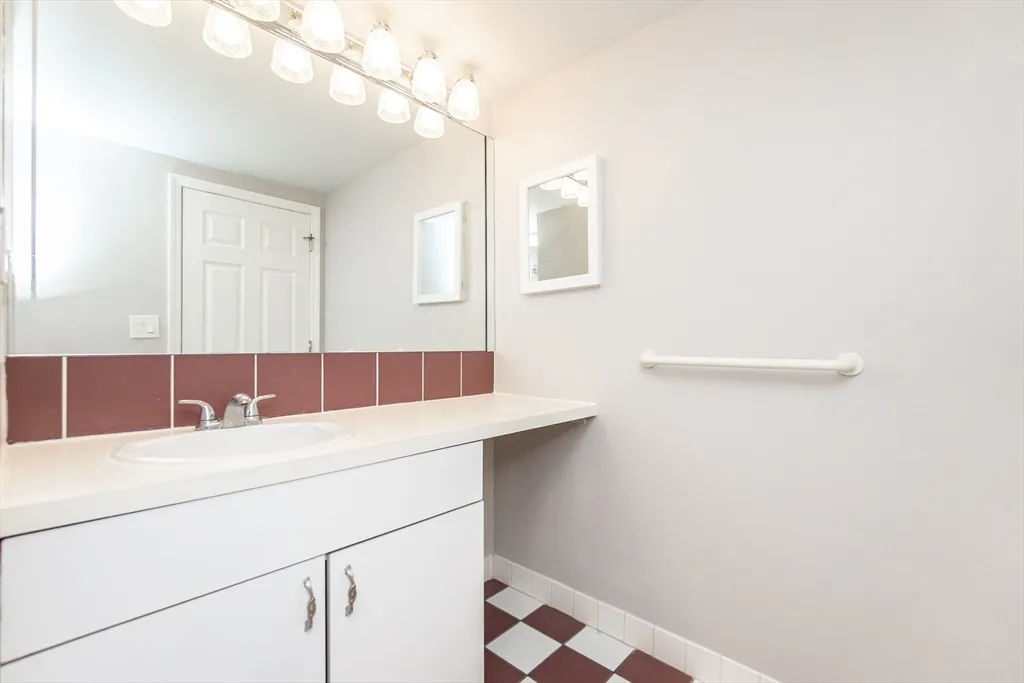 1 bed, 1 bath apartment for rent at 1933 Commonwealth Ave Unit 108, Brighton — photo 21 of 27