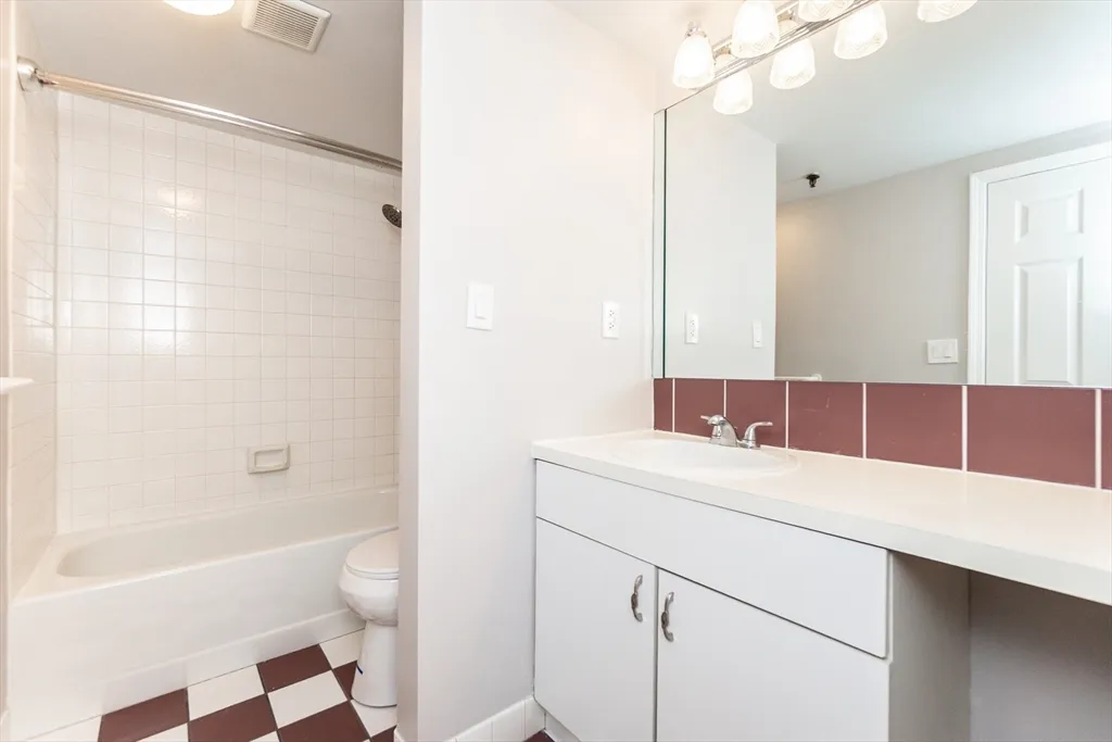 1 bed, 1 bath apartment for rent at 1933 Commonwealth Ave Unit 108, Brighton — photo 20 of 27