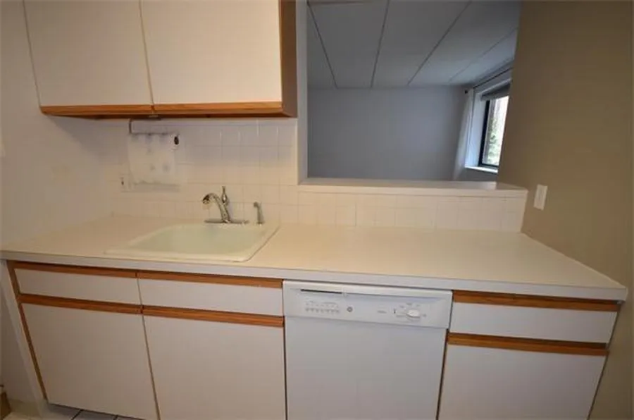 1 bed, 1 bath apartment for rent at 1933 Commonwealth Ave Unit 111, Brighton — photo 5 of 13