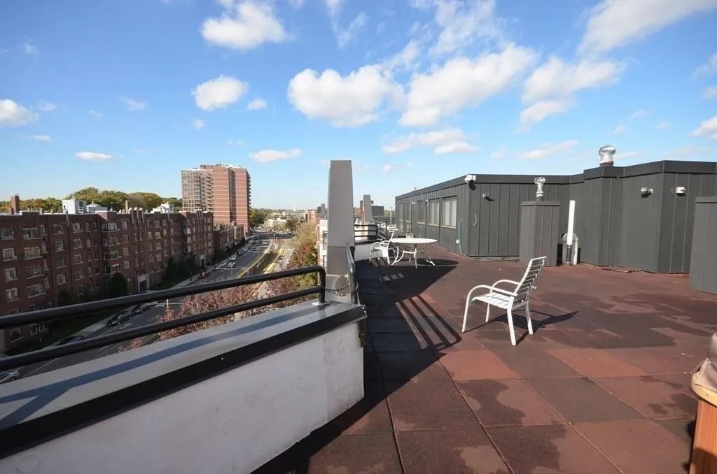 1 bed, 1 bath apartment for rent at 1933 Commonwealth Ave Unit 111, Brighton — photo 10 of 13