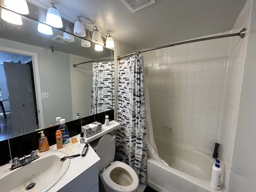 1 bed, 1 bath apartment for rent at 1933 Commonwealth Ave Unit 402, Brighton — photo 10 of 12