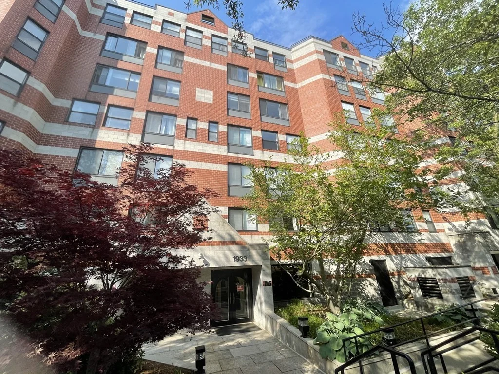 1 bed, 1 bath apartment for rent at 1933 Commonwealth Ave Unit 402, Brighton — photo 1 of 12