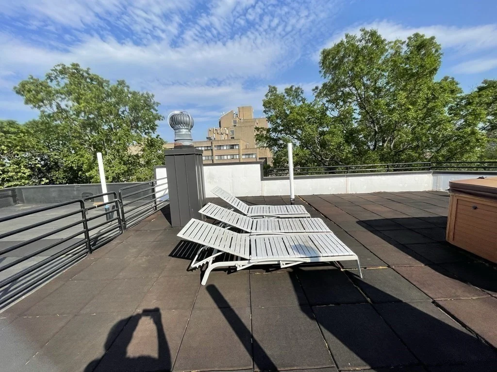 1 bed, 1 bath apartment for rent at 1933 Commonwealth Ave Unit 402, Brighton — photo 9 of 12