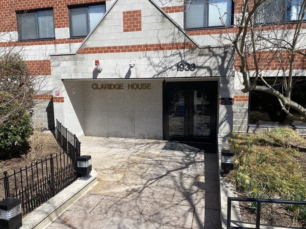 1 bed, 1 bath apartment for rent at 1933 Commonwealth Ave Unit 408, Brighton — photo 1 of 28