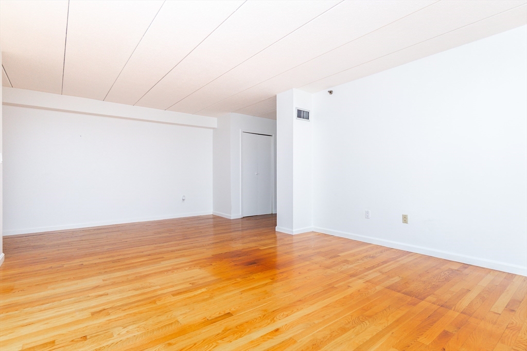 2 bed, 2 bath apartment for rent at 1933 Commonwealth Ave Unit 603, Brighton — photo 14 of 29