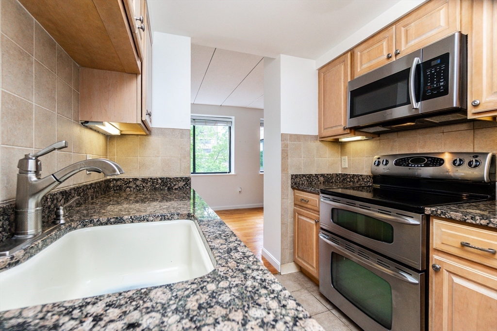 2 bed, 2 bath apartment for rent at 1933 Commonwealth Ave Unit 603, Brighton — photo 3 of 29